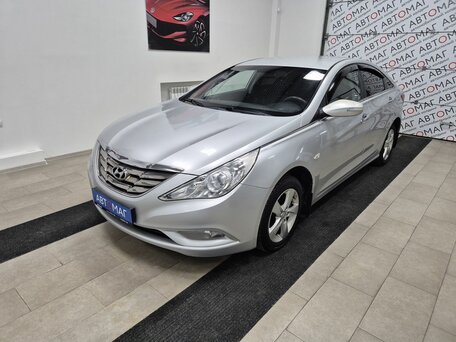 Hyundai Sonata VI (YF)