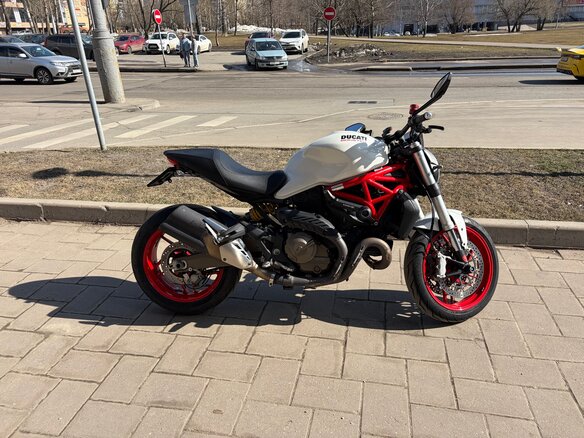 2015 Ducati Monster 821, белый, 490000 рублей - вид 13