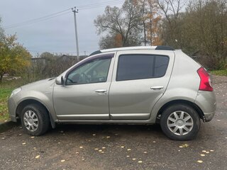 2014 Renault Sandero I, серебристый, 135000 рублей, вид 4