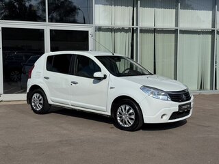 2013 Renault Sandero I, белый, 550000 рублей, вид 3