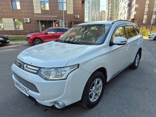 2013 Mitsubishi Outlander III, белый, 999000 рублей, вид 5