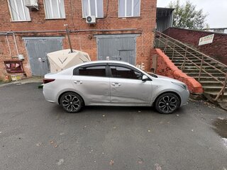 2020 Kia Rio IV, серый, 1399000 рублей, вид 2