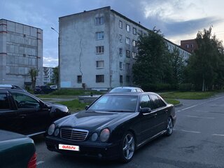 1999 Mercedes-Benz E-Класс 240 II (W210, S210) Рестайлинг, чёрный, 290000 рублей, вид 3