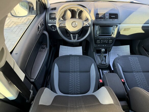 2015 Skoda Yeti I Рестайлинг, белый, 1550000 рублей - вид 10