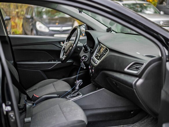2017 Hyundai Solaris II, чёрный, 1044000 рублей - вид 12