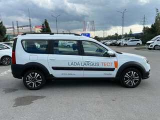2025 Lada (ВАЗ) Largus Cross I Рестайлинг, белый, 1690000 рублей, вид 4