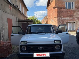 2017 Lada (ВАЗ) 2121 (4x4) I Рестайлинг, белый, 645000 рублей, вид 2