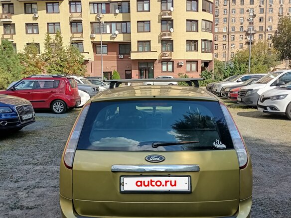 2008 Ford Focus II Рестайлинг, жёлтый, 370000 рублей - вид 4