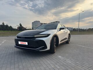 2023 Toyota Crown XVI (S230), белый, 3825000 рублей, вид 3