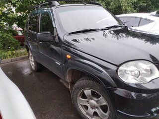 2010 Chevrolet Niva I Рестайлинг, чёрный, 600000 рублей, вид 3