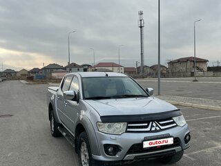 2014 Mitsubishi L200 IV Рестайлинг, серебристый, 1500000 рублей, вид 1