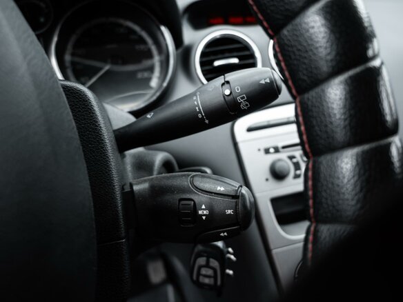 2011 Peugeot 308 I, белый, 419000 рублей - вид 14