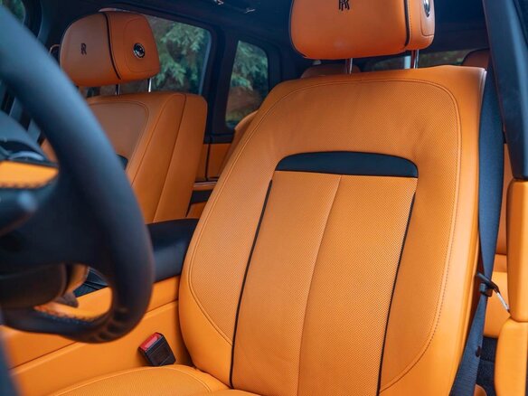 2026 Rolls-Royce Cullinan Black Badge I Рестайлинг (Series II), чёрный, 51300000 рублей - вид 12
