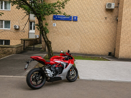 2022 MV Agusta F3 800, красный, 1350000 рублей, вид 4
