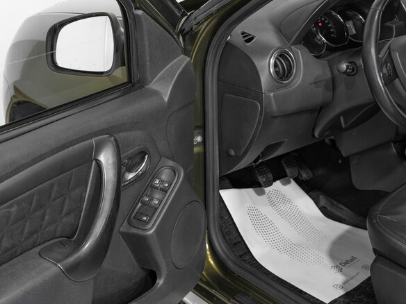 2017 Renault Duster I Рестайлинг, зелёный, 1478000 рублей - вид 4