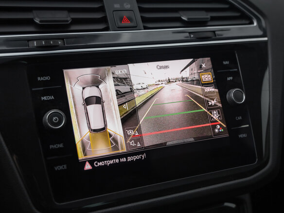 2021 Volkswagen Tiguan II Рестайлинг, чёрный - вид 18