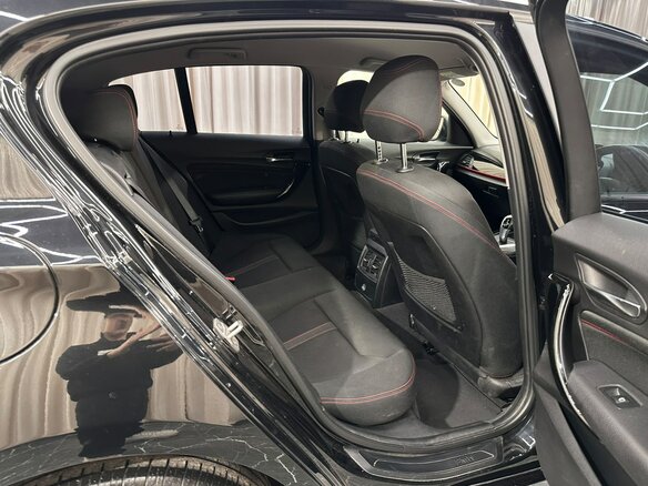 2015 BMW 1 серии 118i II (F20/F21) Рестайлинг, чёрный, 1479000 рублей - вид 19
