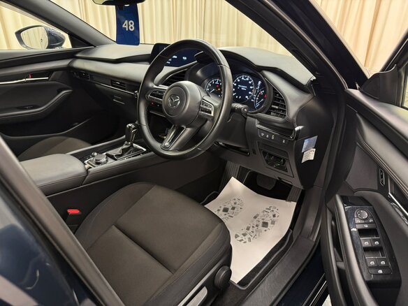 2021 Mazda 3 IV (BP), синий, 1899999 рублей - вид 10