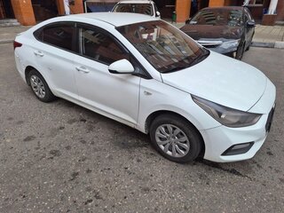 2018 Hyundai Solaris II, белый, 640000 рублей, вид 2
