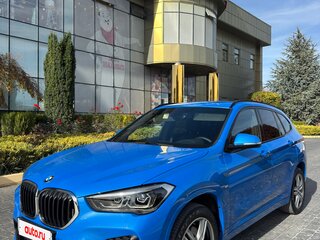 2021 BMW X1 20i xDrive II (F48) Рестайлинг, синий, 3700000 рублей, вид 3