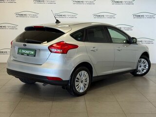 2018 Ford Focus III Рестайлинг, серебристый, 1125000 рублей, вид 2
