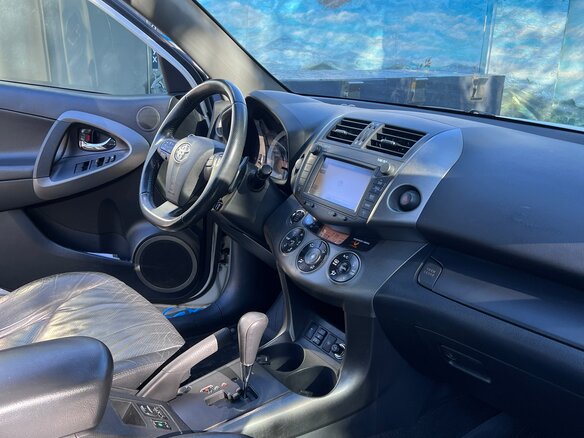 2011 Toyota RAV4 III (XA30) Рестайлинг, белый, 1570000 рублей - вид 9