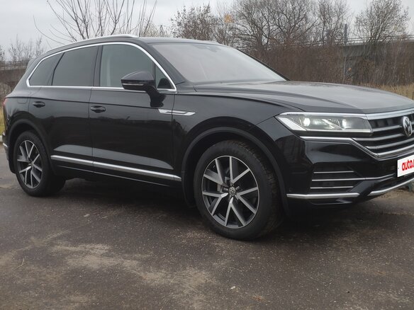 2020 Volkswagen Touareg III, чёрный, 8000000 рублей - вид 1