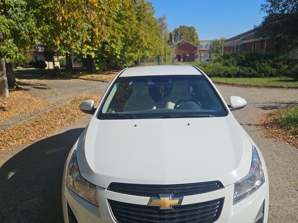 2013 Chevrolet Cruze I Рестайлинг, белый, 820000 рублей - вид 1