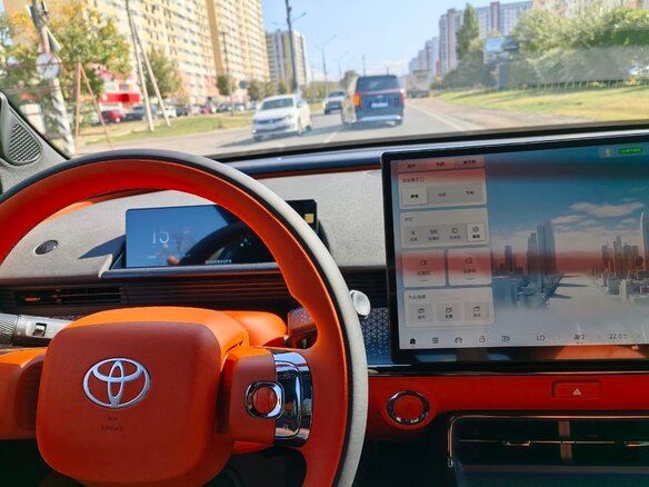 2026 Toyota bZ3X 58.3 kWh, серый, 2920000 рублей - вид 7
