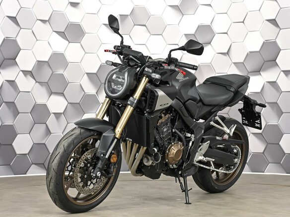 2024 Honda CB 650R, серый, 1177000 рублей - вид 1
