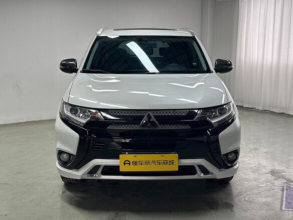 2021 Mitsubishi Outlander III Рестайлинг 3, белый, 1987700 рублей - вид 1