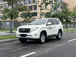 2015 Toyota Land Cruiser Prado 150 Series Рестайлинг 1, белый, 3823750 рублей, вид 1