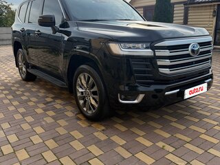 2023 Toyota Land Cruiser 300 Series, чёрный, 11599000 рублей, вид 3