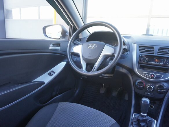 2013 Hyundai Solaris I, белый, 595000 рублей - вид 12