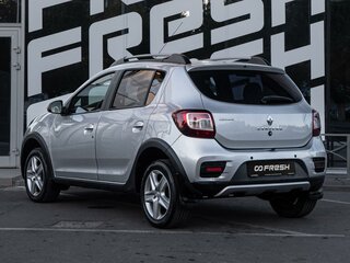 2015 Renault Sandero Stepway II, серебристый, 835000 рублей, вид 2