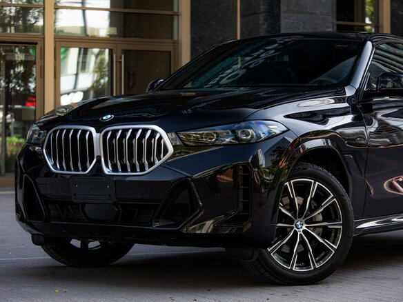 2025 BMW X6 40i III (G06) Рестайлинг, чёрный, 11350000 рублей - вид 15