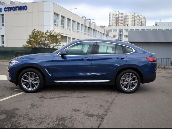 2019 BMW X4 20i II (G02), синий, 4170000 рублей - вид 4
