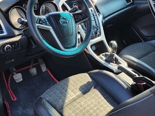 2012 Opel Astra GTC J Рестайлинг, серебристый, 700000 рублей, вид 5