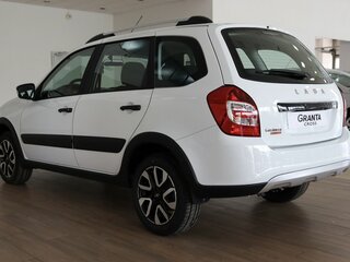 2026 Lada (ВАЗ) Granta Cross I Рестайлинг, белый, 1226000 рублей, вид 4