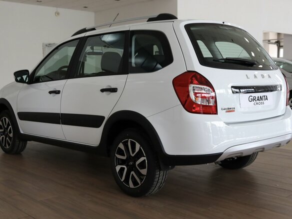 2026 Lada (ВАЗ) Granta Cross I Рестайлинг, белый, 1226000 рублей - вид 3