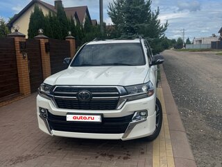 2020 Toyota Land Cruiser 200 Series Рестайлинг 2, белый, 8190000 рублей, вид 3