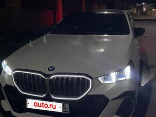 2024 BMW 5 серии 530i xDrive VIII (G60/G61/G68), белый, 6999999 рублей, вид 5