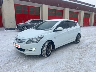 2015 Hyundai Solaris I Рестайлинг, белый, 875000 рублей, вид 1