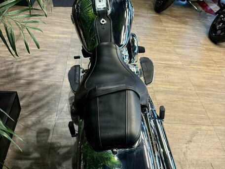 2025 Harley-Davidson Fat Boy, серебристый, 6000000 рублей, вид 3