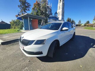 2018 Skoda Octavia III (A7) Рестайлинг, белый, 1830000 рублей, вид 1