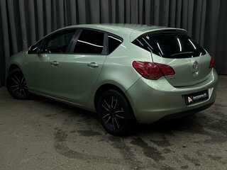 2010 Opel Astra J, зелёный, 549900 рублей, вид 4
