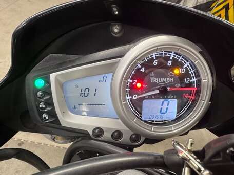 2009 Triumph Street Triple, чёрный, 450000 рублей, вид 5