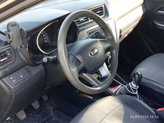2014 Kia Rio 5-speed III, серый, 650000 рублей, вид 4