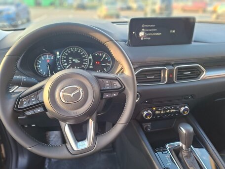 2026 Mazda CX-5 II Рестайлинг, серый, 2850900 рублей, вид 4