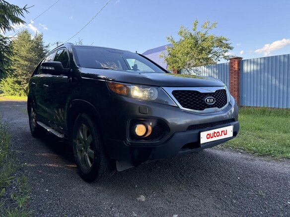 2011 Kia Sorento II, коричневый - вид 2